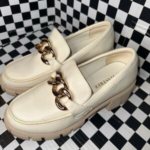 Women's Cream Loafers with Gold Chain